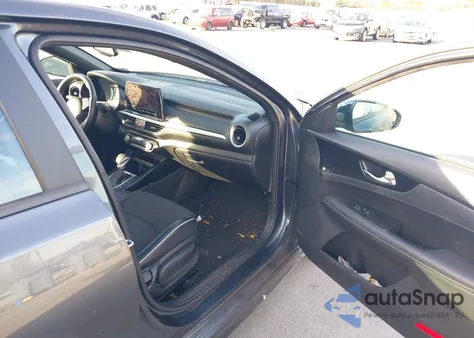 2024 Kia Forte Gt-Line z USA, uszkodzony, nr VIN 3KPF54AD6RE830071